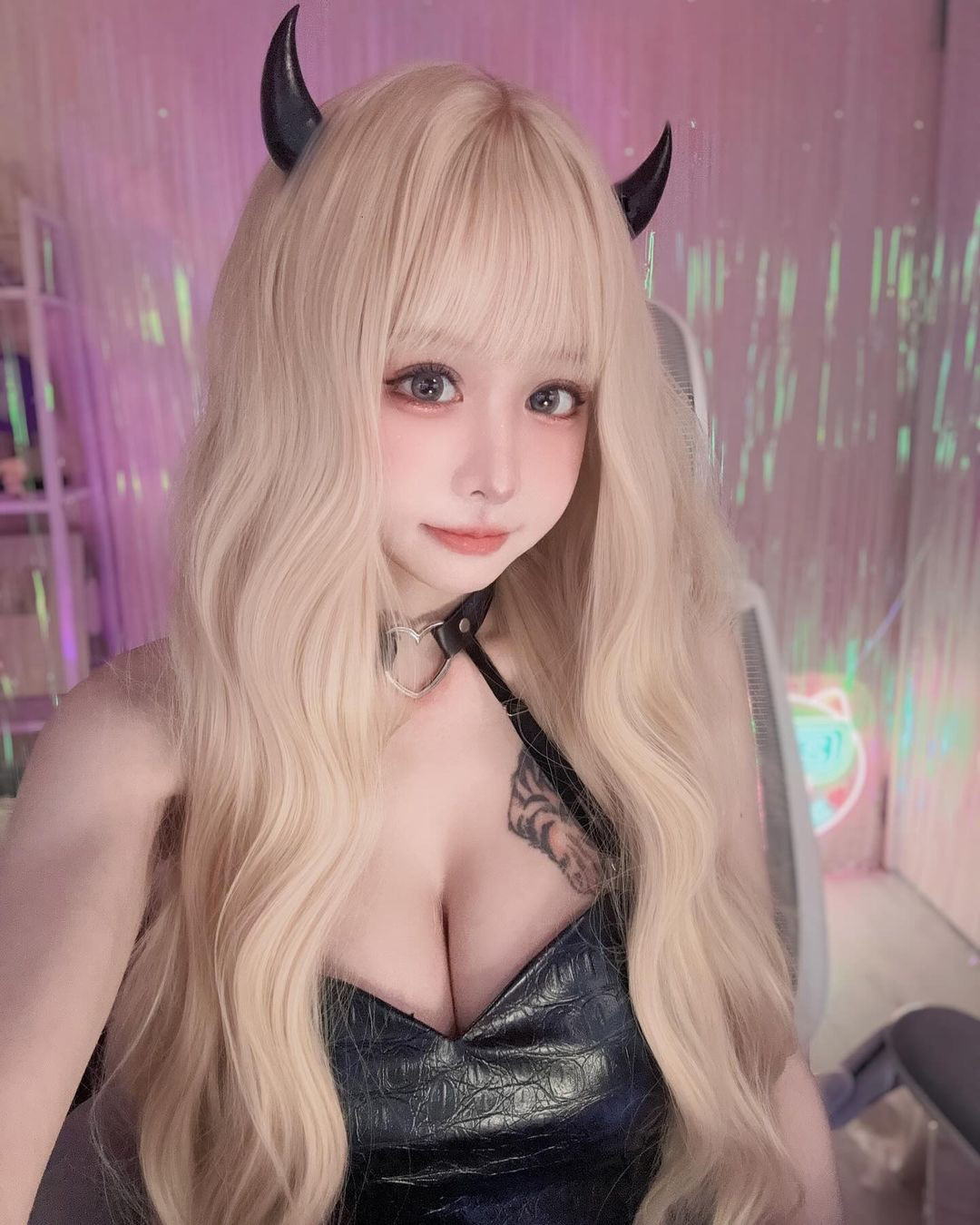 Hot girl, ca sĩ kiêm streamer này sở hữu 370.000 người theo dõi trên Instagram.