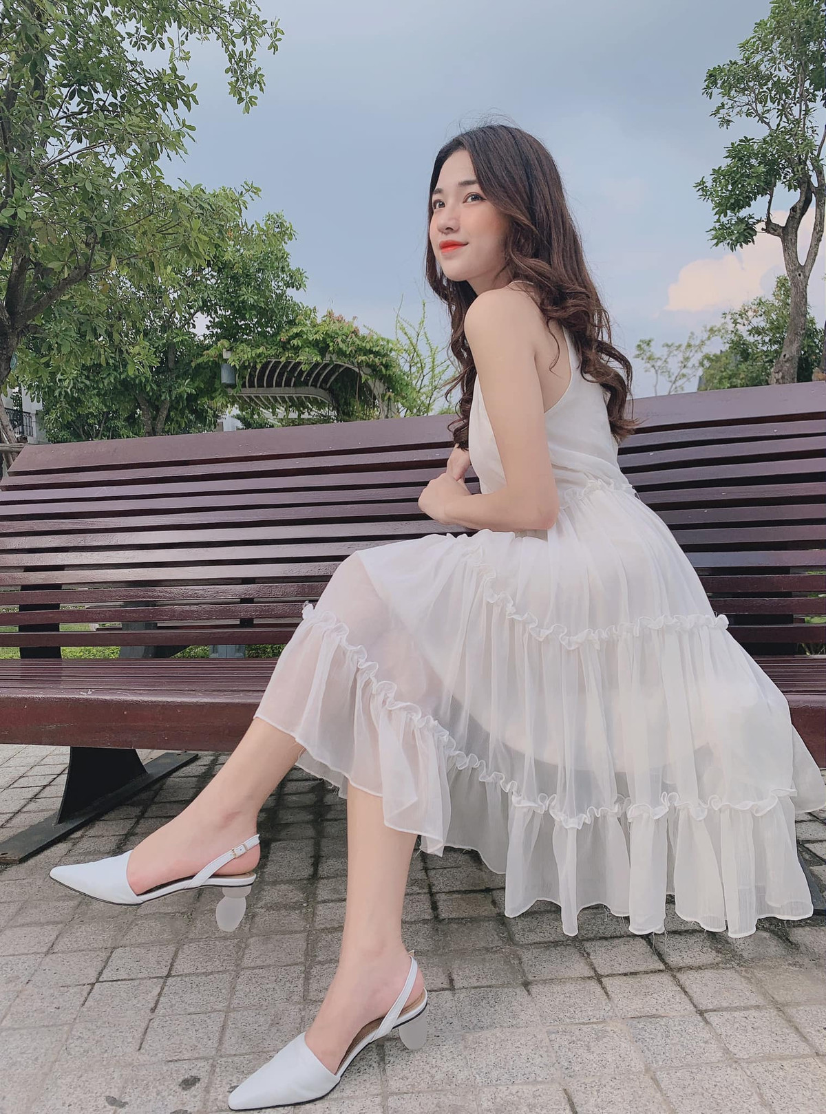 Không hiểu cô gái là bản sao Hoà Minzy đến mức độ nào mà ngay cả bố mẹ cũng nhận nhầm. Một lần, khi thấy bức ảnh cô ca sĩ nổi tiếng trên mạng xã hội, bố mẹ Ngọc cứ nghĩ đó là con gái mình.