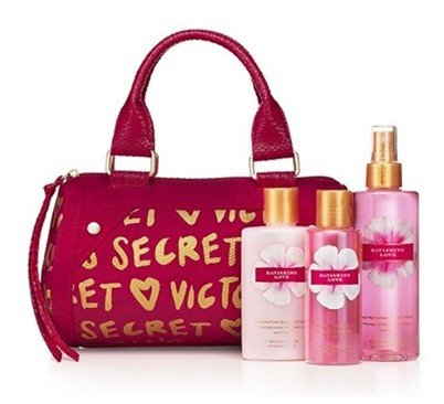 Mỹ phẩm là thứ quan trọng với phụ nữ . Một thỏi son, một cây kẻ mắt hay một hộp phấn trang điểm sẽ là món quà đúng điệu cho ngày 8/3.