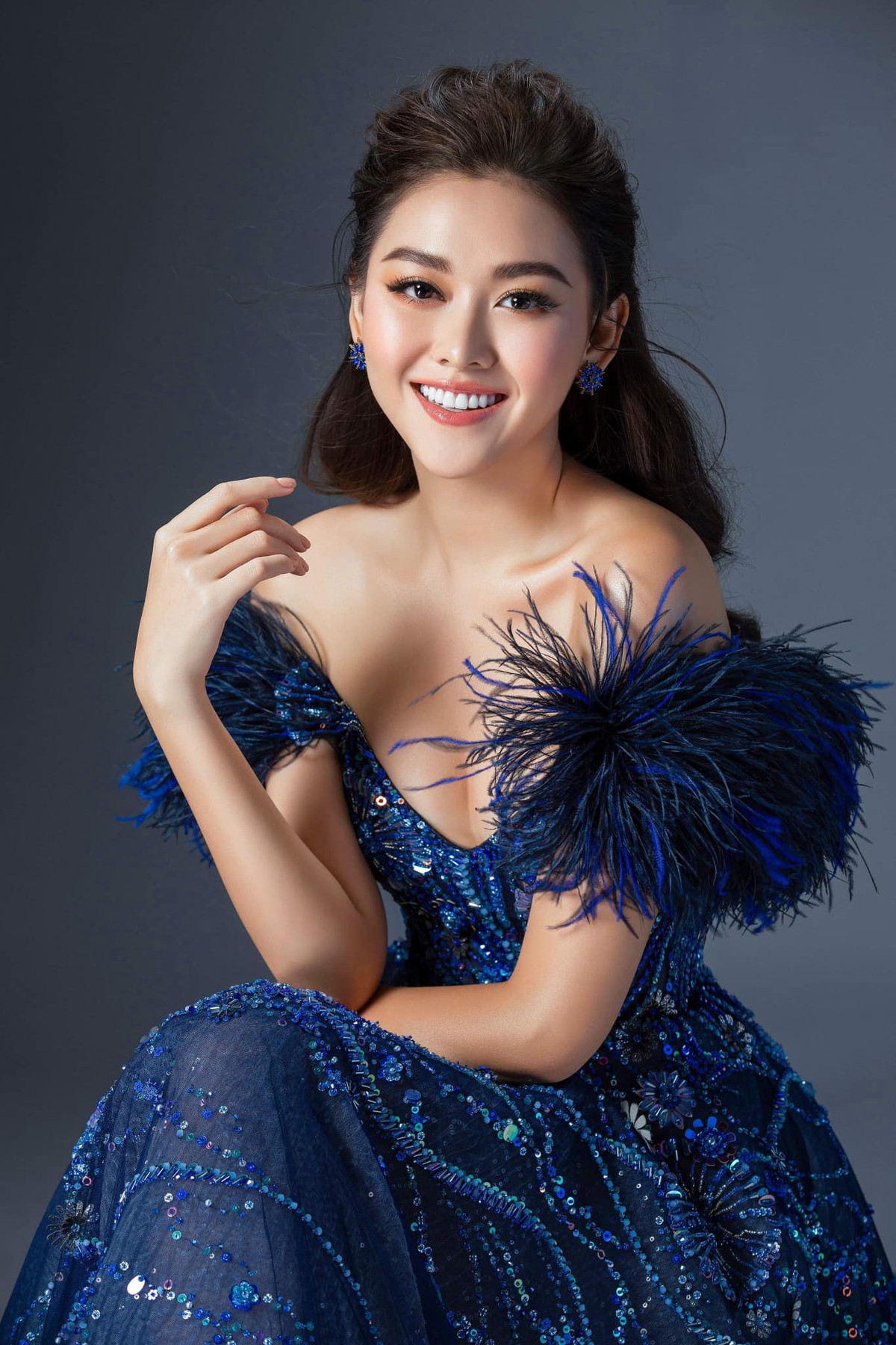 Hot girl Phan Đình Phùng một thời được đánh giá là sở hữu nhan sắc có phần giống ngọc nữ Tăng Thanh Hà nhờ đôi mắt to tròn, khuôn miệng tươi tắn.