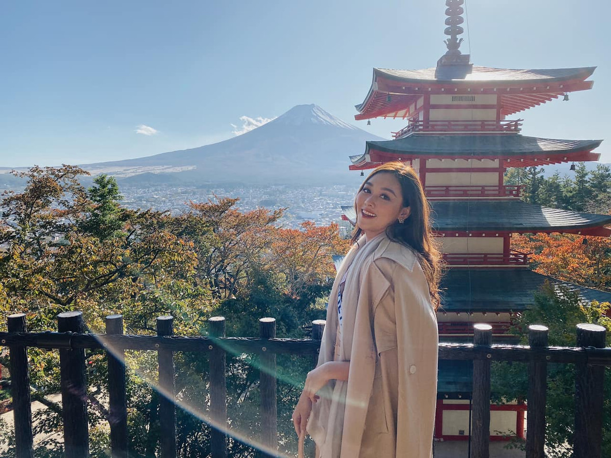 Nguyễn Tường San sinh năm 2000, sở hữu chiều cao 1m70. Cô là cựu học sinh THPT Phan Đình Phùng. Hiện cô đang là sinh viên của ngồi trường danh tiếng Rmit.