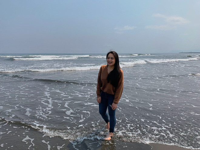 Cô gái tên Tiểu Miên tự tin hơn hẳn sau khi giảm cân, thay đổi ngoại hình.