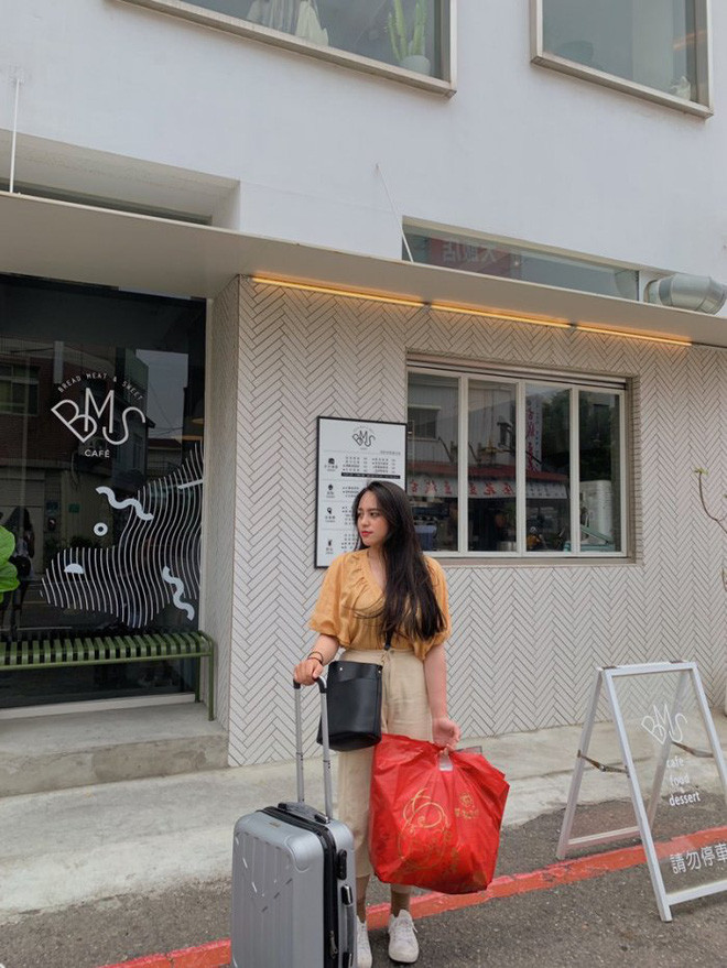 Sau khi giảm cân, Tiểu Miên sở hữu ngoại hình không kém gì hot girl, thậm chí có người còn cho rằng cô nàng có nét xinh xắn giống hệt nữ diễn viên Địch Lệ Nghiệt Ba.