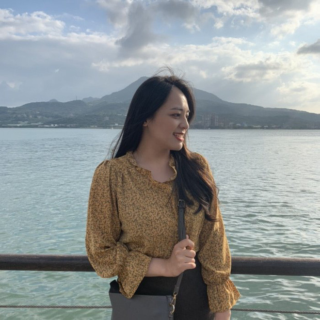 "Trước đây cô ấy cũng rất xinh rồi, chỉ là thân hình hơi mập mạp nên khó nhìn hơn chút mà thôi. Dù sao thì những kẻ trước đây buông lời cay đắng với cô ấy đều sẽ phải hối hận" - Dân mạng Trung Quốc bình luận.