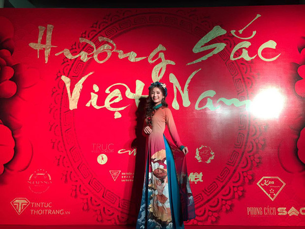 Vân Anh (tên thường gọi là Bơ) sinh năm 2000, đến từ "đất Tổ" Phú Thọ. Cô nàng sở hữu chiều cao 1m67, nặng 50kg cùng với nhan sắc dịu dàng, đằm thắm đậm nét con gái Việt Nam.