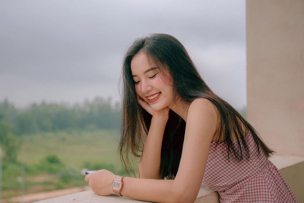 Nói về quan hệ với Bảo Hân và các bạn trong lớp, Vân Anh cho hay lớp chỉ vọn vẻn 15 người nên thường chơi chung chứ không chia nhóm. Mọi người chơi với nhau rất thân thiết.