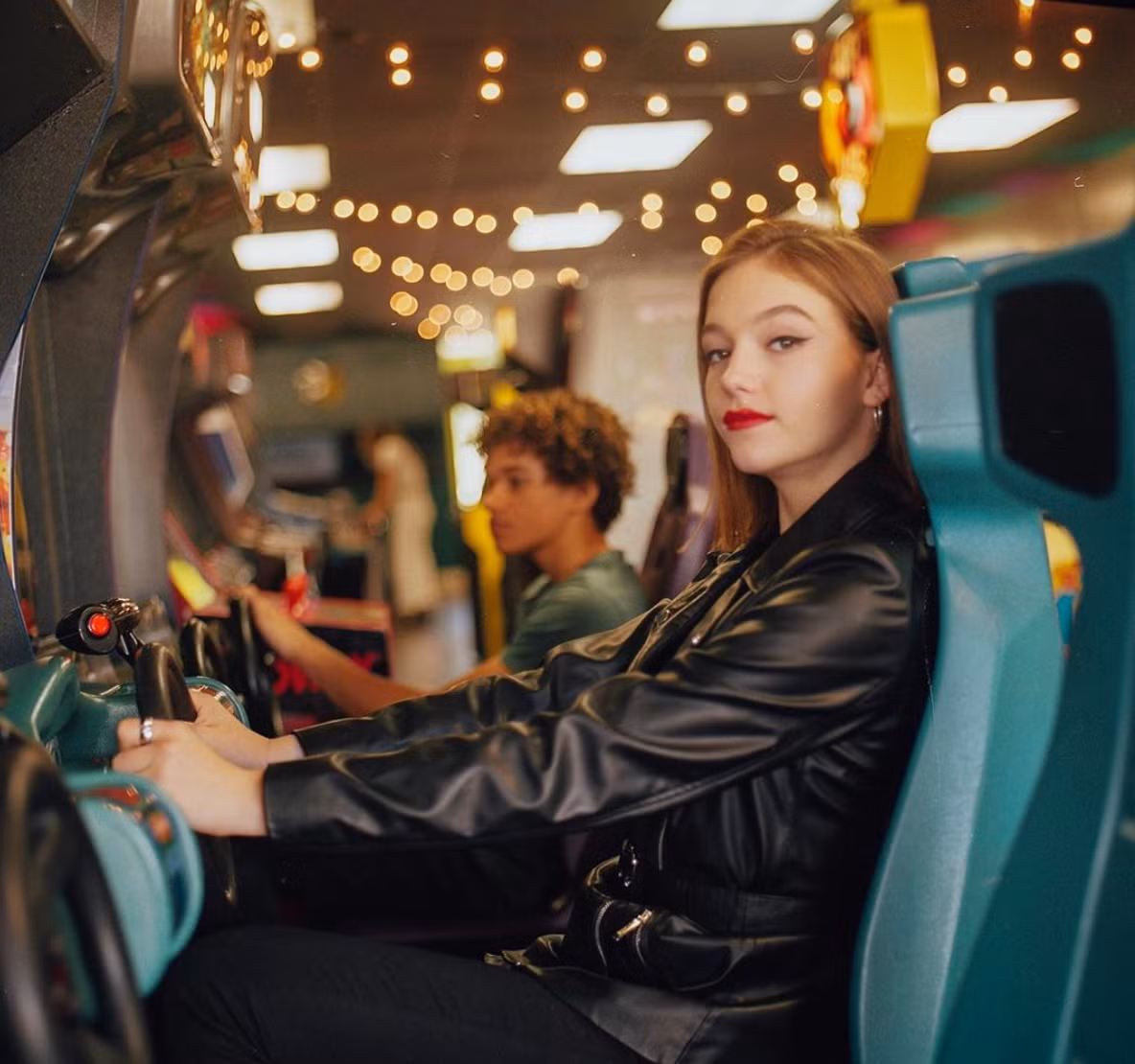 Từ nhỏ đã đóng phim, đi show kiếm tiền nên Jayden Bartels hiện tại đã sở hữu gia tài khủng lên tới hàng triệu đô. Trên trang cá nhân, cô nàng sở hữu 3,1 triệu người theo dõi, đây là một con số khủng mà không phải người nổi tiếng nào cũng đạt được.