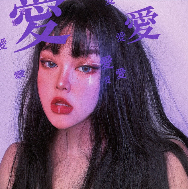  Hot girl Tik Tok tên Tuyết Di (đến từ tỉnh Hồ Bắc) là một cái tên không hề xa lạ với giới trẻ Trung Quốc. Cô nàng sở hữu ngoại hình cá tính, cách chụp ảnh cực "ngầu".