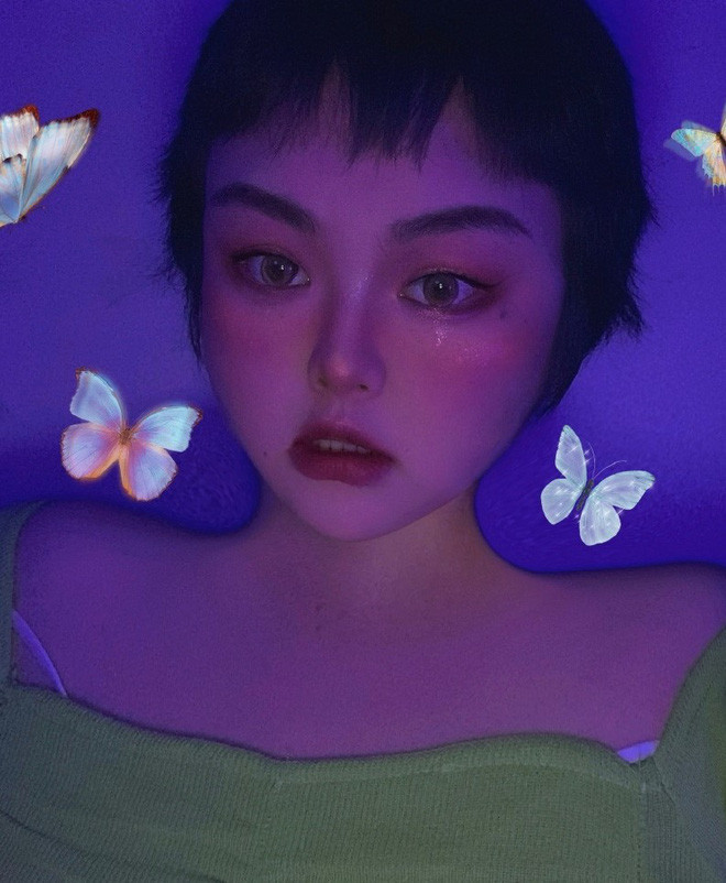 Lướt qua những tấm hình hay video của Tuyết Di, chắc chắn ai cũng nhận thấy rằng cô nàng sử dụng phần mềm chỉnh sửa ảnh hơi quá tay thế nhưng nhờ có nhan sắc xinh lạ mà chẳng mấy ai còn quan tâm đến điều đó.