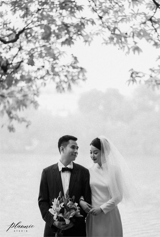 Mi Vân (tên đầy đủ là Nguyễn Mi Vân, 32 tuổi) là một hot girl đời đầu có tiếng khoảng năm 2005-2006, cô được mệnh danh là "Cô gái chúng ta cùng theo đuổi". Năm 2010, hot girl tuyên bố kết hôn và nhanh chóng sinh con trai đầu lòng nhưng sớm ly hôn.