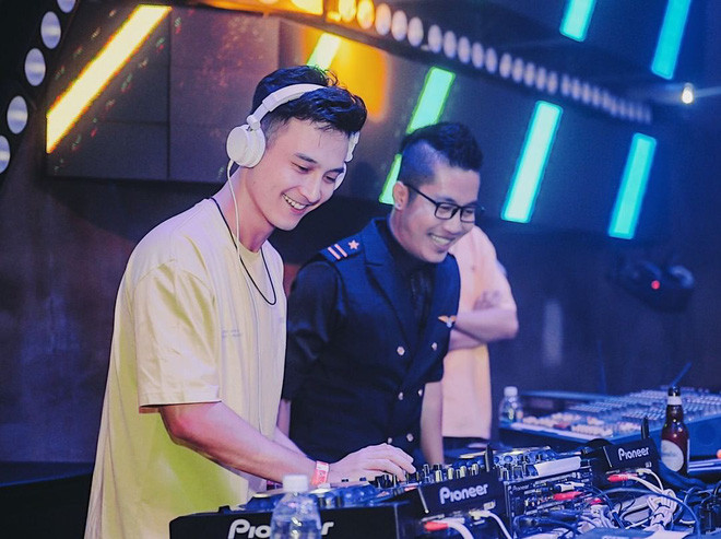 Bởi đây là đám cưới người nổi tiếng nên việc truy tìm tung tích trai đẹp không có gì quá khó khăn. Rất nhanh chóng sau đó, danh tính chàng trai có nụ cười tươi như nắng đã được tìm ra. Anh chàng là DJ Nimbia tên thật là Lê Trung Nghĩa (sinh năm 1991), là một DJ trẻ khá có tiếng của Việt Nam.