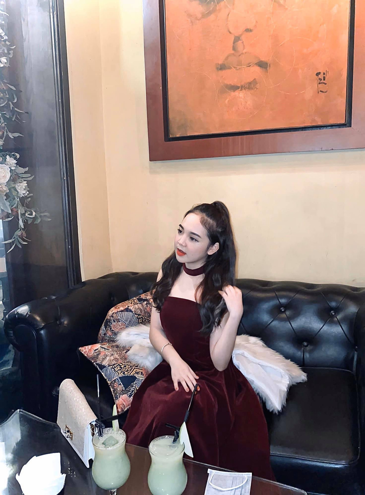 Từng có thời điểm, Huyền Châu dính tin đồn lộ clip nóng trên mạng xã hội. Thế nhưng hot girl luôn giữ thái độ im lặng trước thông tin này.