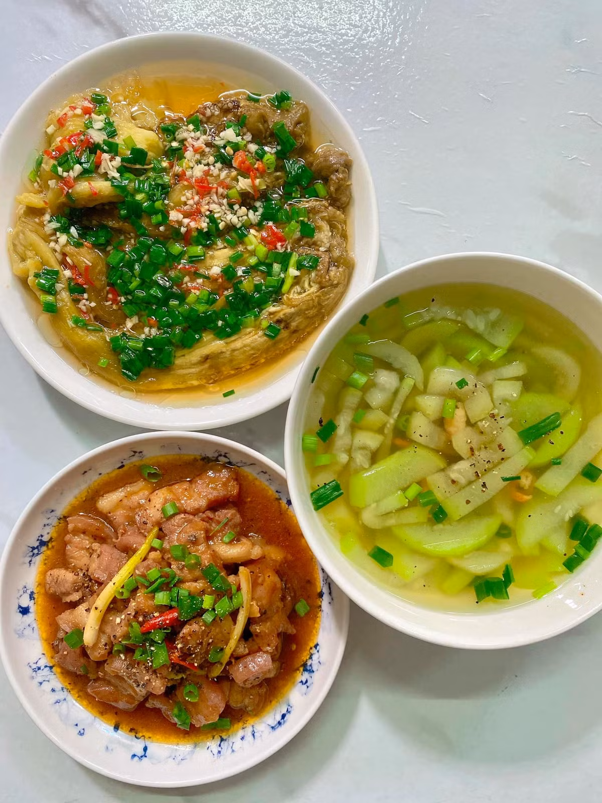 Đĩa thịt ba chỉ kho tiêu đơn giản, dễ làm nhưng lại cực cuốn.