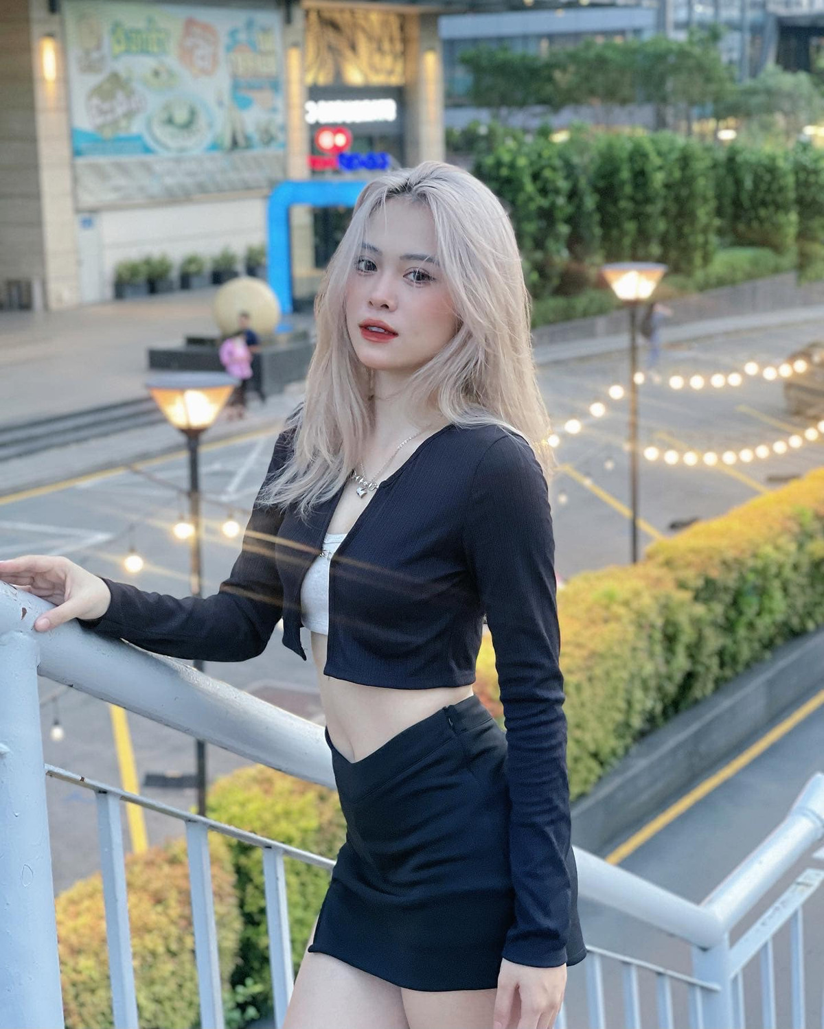 Nhan sắc trước đây của Ngân Hà, nhiều người cho rằng cô có vòng 1 "phẳng lỳ", khác hoàn toàn với hiện tại.