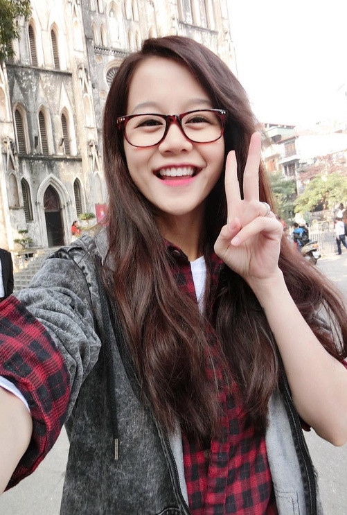 An Nguy (SN 1987) là một trong những vlogger đời đầu có tiếng, từng là bạn gái của Toàn Shinoda. Cô gây ấn tượng bởi cách nói chuyện dí dỏm, đáng yêu.