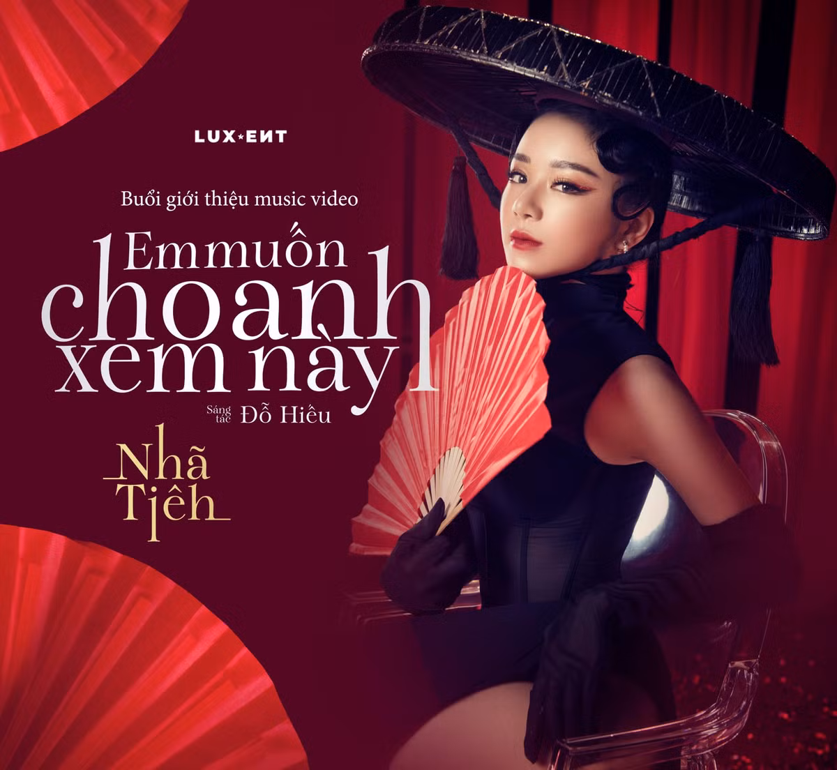 Trước khi cho ra mắt MV đầu tay, "hot girl ngủ gật" Nhã Tiên từng tuyên bố cô hơn Chi Pu về mọi mặt từ ngoại hình đến giọng hát. Phát ngôn gây sốc này của cô từng bị cộng đồng mạng chỉ trích gay gắt.