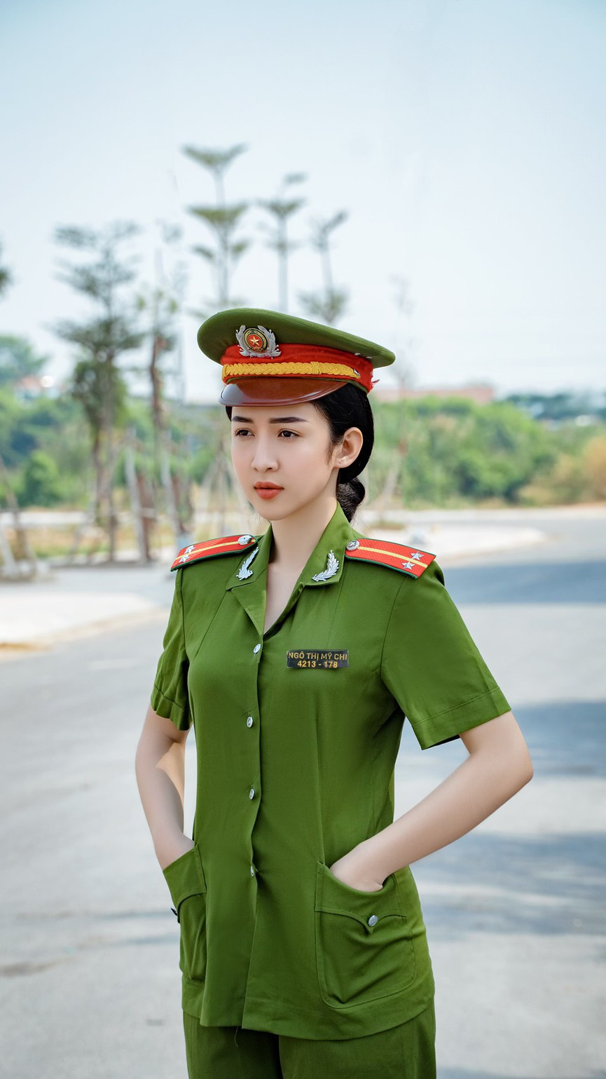 Mới đây, hoa khôi 10X tiết lộ cô đang thử sức trong lĩnh vực phim ảnh. Cô sẽ xuất hiện trong một số bộ phim truyền hình sắp được khởi chiếu trên VTV trong thời gian tới như Hoa đào trong bão tố, Ông trùm ở tam giác vàng...