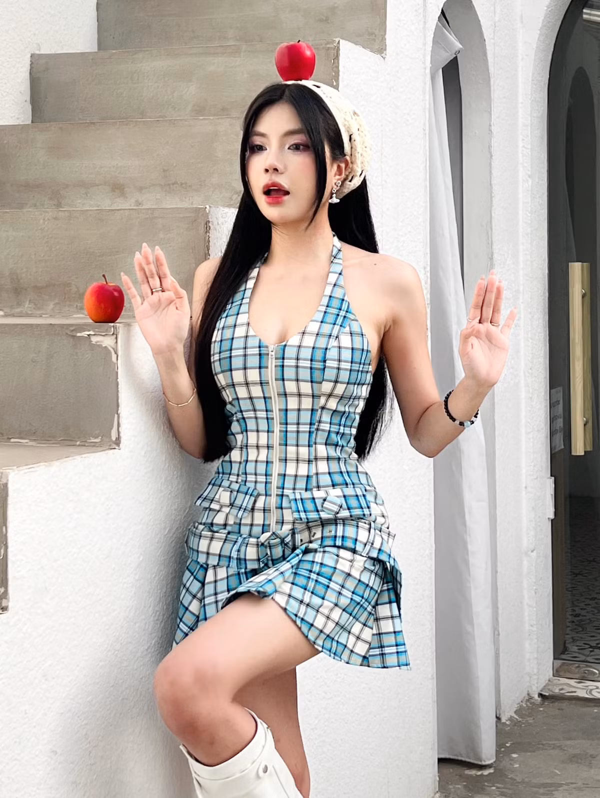 Mai Dora có lần đầu dẫn chương trình tại SEA Games 31 với bộ môn LMHT. Cô nàng được nhiều fan quốc tế biết đến hơn trong sự kiện này.