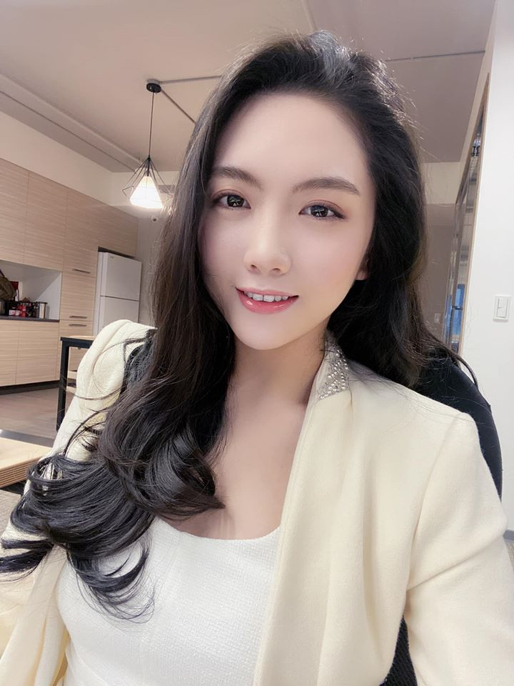 Thảo Nguyên sở hữu nhan sắc xinh đẹp, thu hút không kém gì hot girl.