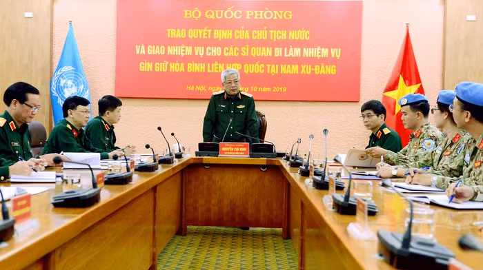 Nguong mo nu thieu ta Minh Phuong di gin giu hoa binh tai Nam Sudan