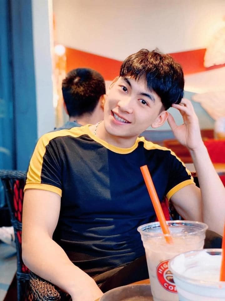 Không từ bỏ niềm khao khát được phục vụ Tổ quốc, anh xung phong đăng kí tham gia nghĩa vụ và đã chọn Bộ Tư lệnh Cảnh vệ.