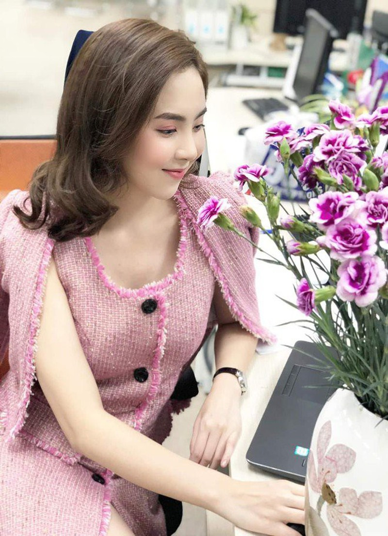 Mai Ngọc đã có chồng con nhưng vẫn giữ được vẻ đẹp rạng ngời.