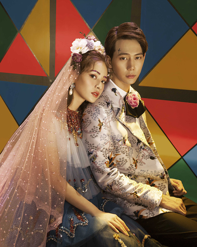 Thời gian gần đây, tin đồn Chi Pu hẹn hò với một thiếu gia kém cô 2 tuổi. Câu chuyện trở nên phức tạp khi chàng trai kia được cho là bạn trai cũ của Quỳnh Anh Shyn.