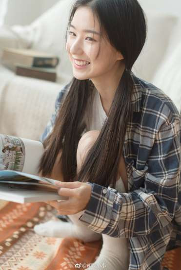 Hồ Hiểu từng dính nghi vấn chỉnh sửa khuôn mặt cũng như hình ảnh.