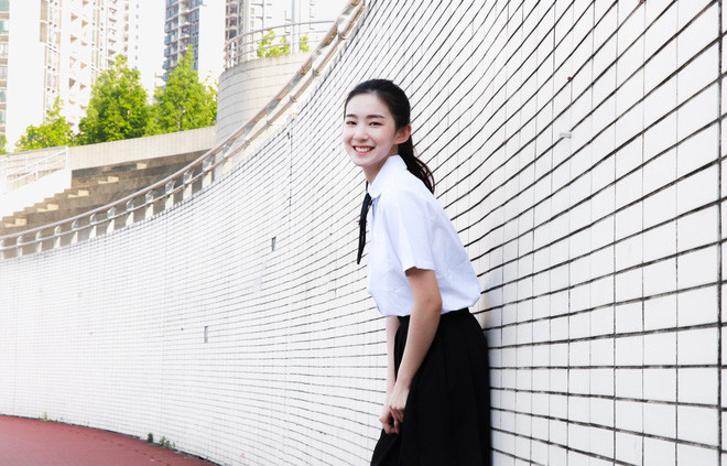 Những clip mà hot girl Hồ Hiểu đăng tải trên Tik Tok chỉ xoay quanh cuộc sống thường ngày không có gì quá đặc biệt hay được đầu tư công phu. Tuy nhiên, chính sự đơn giản, mộc mạc đó lại thu hút sự yêu mến từ dân mạng.