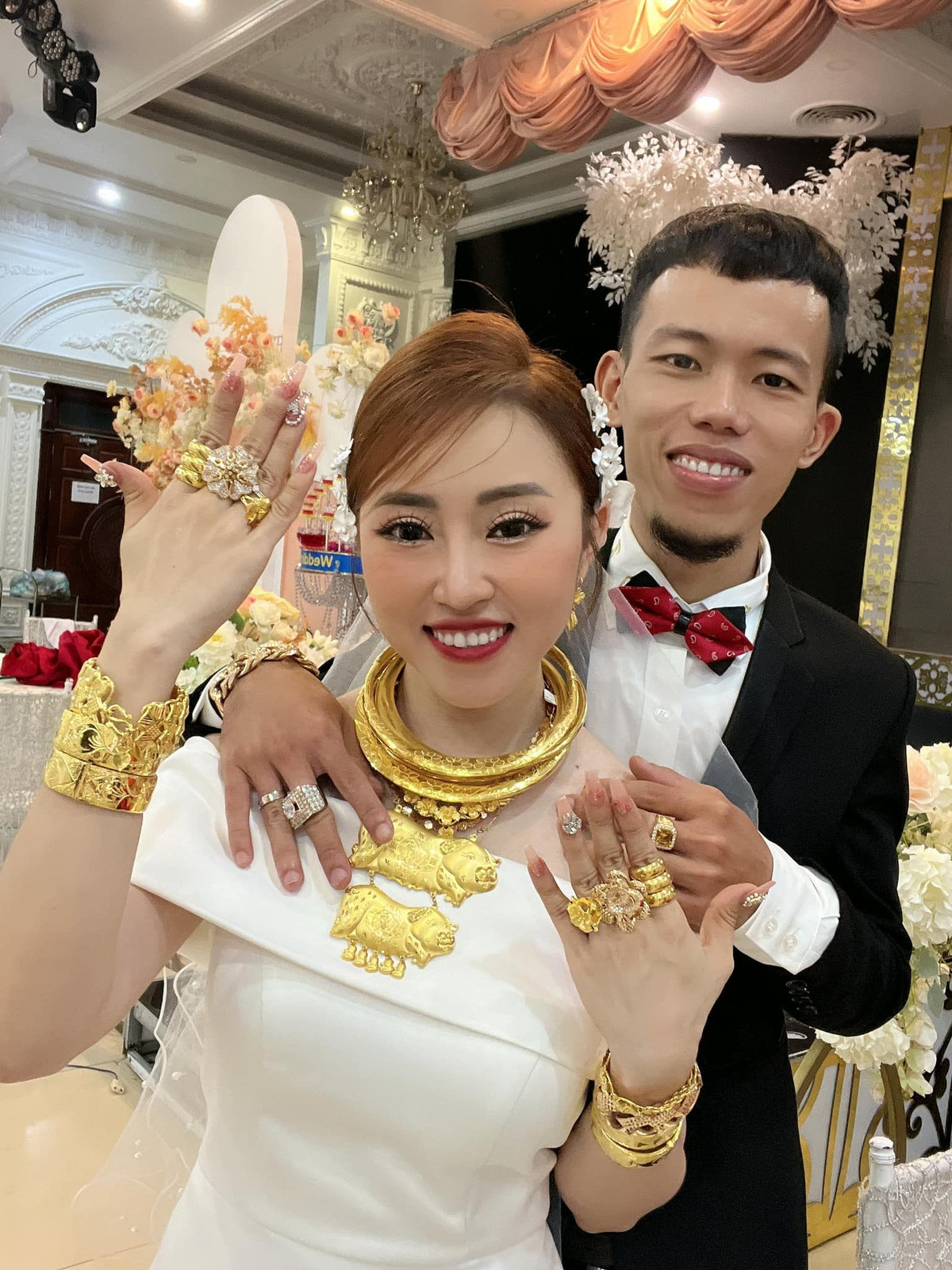 Được biết, nàng dâu đó là Đặng Kiều Duyên (1992, Vĩnh Long) hiện đang là chủ tiệm bánh tráng nức tiếng vùng sông nước, có cả chi nhánh tại Nhật Bản và Mỹ.