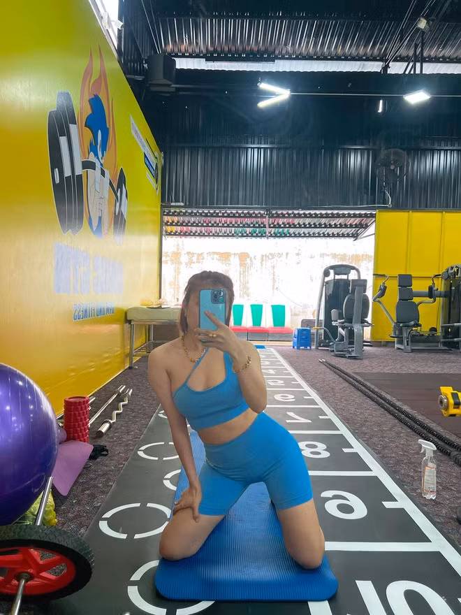 Để giữ được vóc dáng như hiện tại, cô nàng cũng rất chịu khó tập luyện, giữ chế độ ăn uống hợp lý.