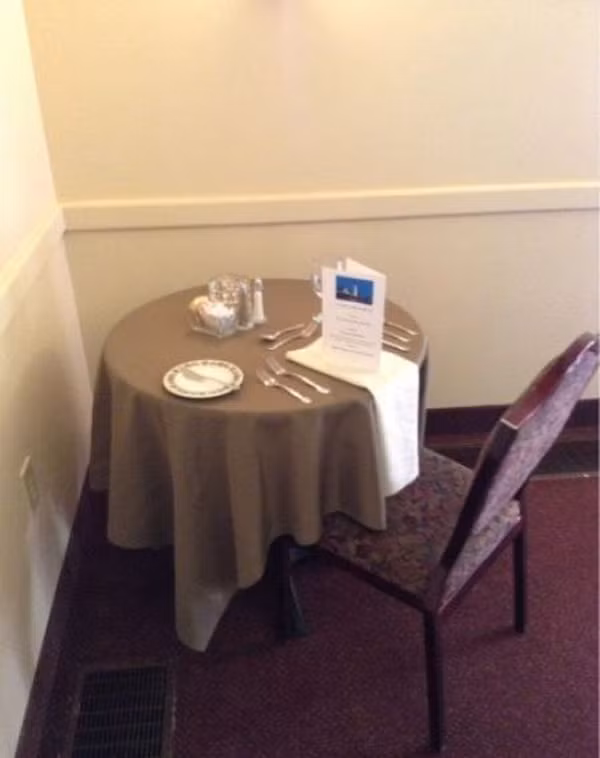 Cách họ chọn khi đi ăn chơi ngày Tết cũng rất khác lạ.