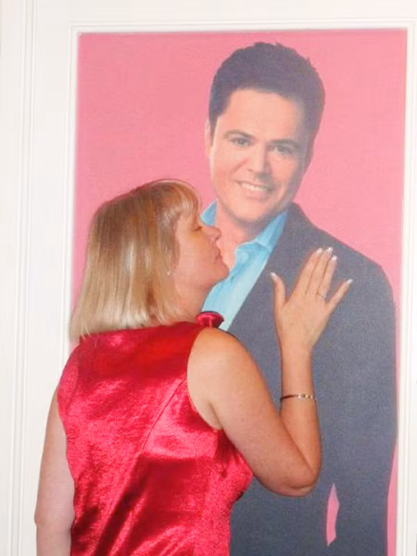 Tự sướng với bức tranh - bức ảnh sắp đặt mang tính tự trào của dân FA.