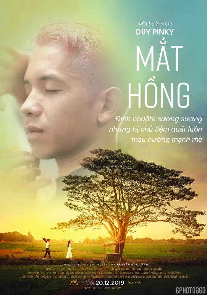 Mái tóc màu hồng "sương sương" của "Duy Pinky" cũng trở thành chủ đề để người hâm mộ trêu đùa. Với kiểu tóc này chắc có lẽ anh sẽ nổi bần bật trên sân cỏ.