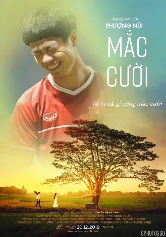 Không chỉ có gương mặt cực hài hước bị đem ra đùa vui, tên của Công Phương cũng bị fan đọc thành "Phượng núi" hay "Phượng công chúa" vô cùng hài hước. Sở dĩ có biệt danh như vậy bởi cầu thủ gốc Nghệ An cực kỳ điệu đà, chăm chút đầu tóc.