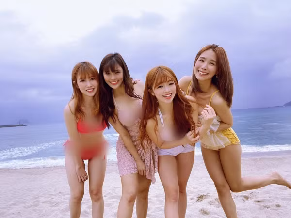 Nhóm bạn thân 4 người đã chơi với nhau nhiều năm và ít khi xảy ra cãi vã.