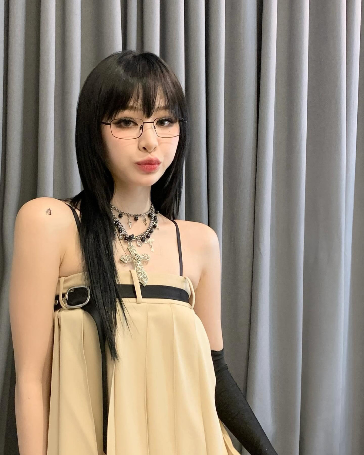 Không chỉ phong cách đời thường, những trang phục đi diễn của Hiền Hồ cũng táo bạo hơn.