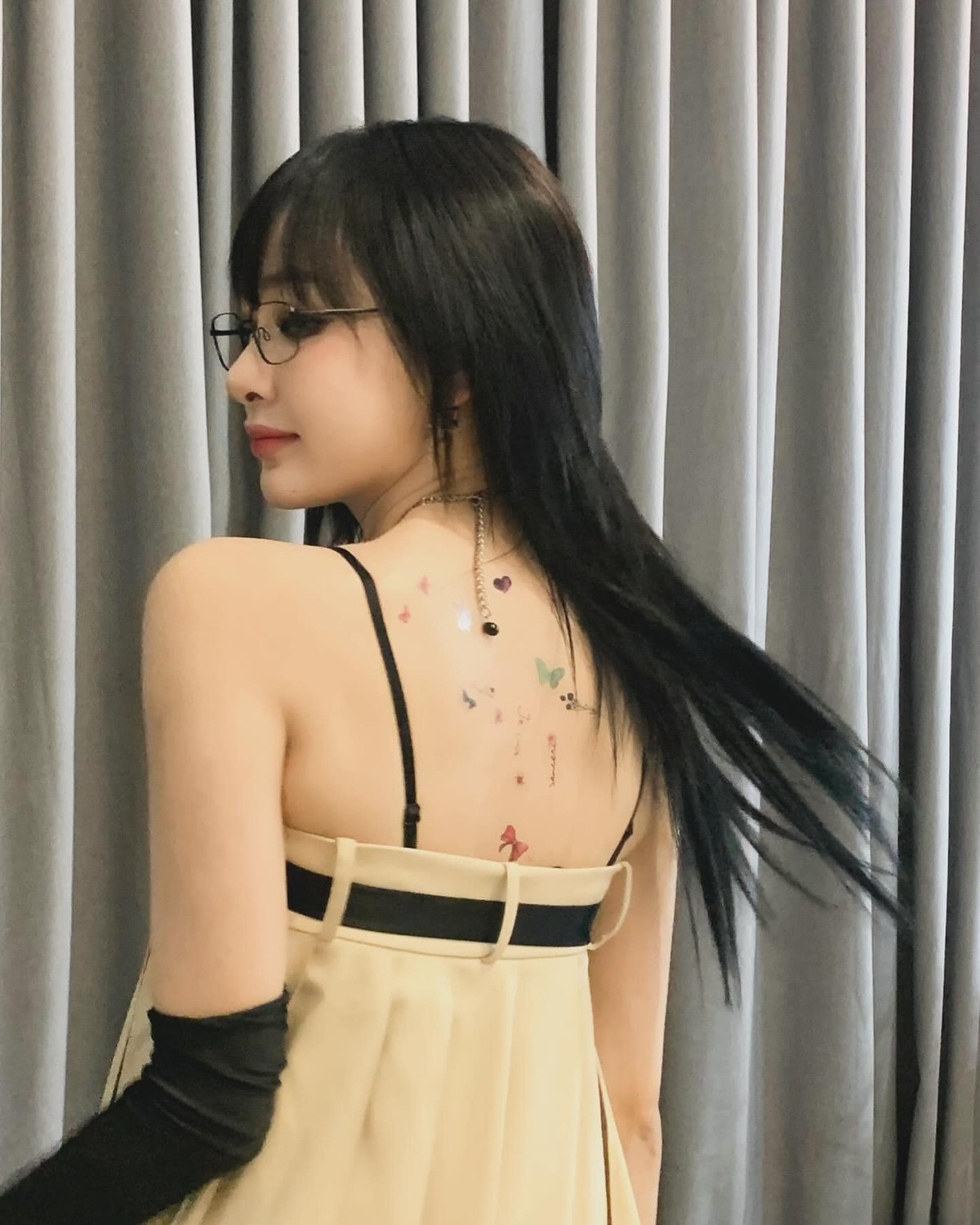 Nhiều người bày tỏ sự ấn tượng với những hình vẽ nhỏ xinh này của cô, nhiều người thắc mắc không biết đây có phải hình xăm hay không.