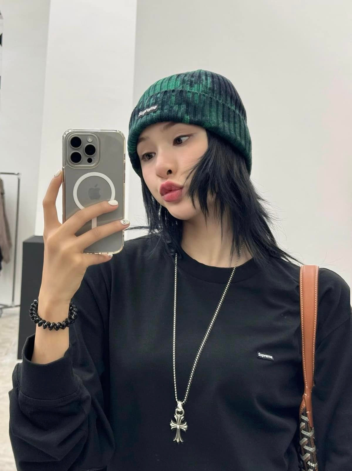 Sau lùm xùm làm tiểu tâm, nữ ca sỹ đã trở lại sau khi phải ở ẩn một thời gian. Tuy nhiên những sản phẩm âm nhạc gần đây của cô nàng không còn được ủng hộ nhiều như xưa.