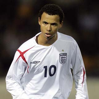 Ở tuổi 23, anh hiện tại chỉ thi đấu tại giải hạng Nhì của Bỉ, trong màu áo OH Leuven. Dù sao thì ở đây anh cũng được coi là ngôi sao sáng của đội bóng.