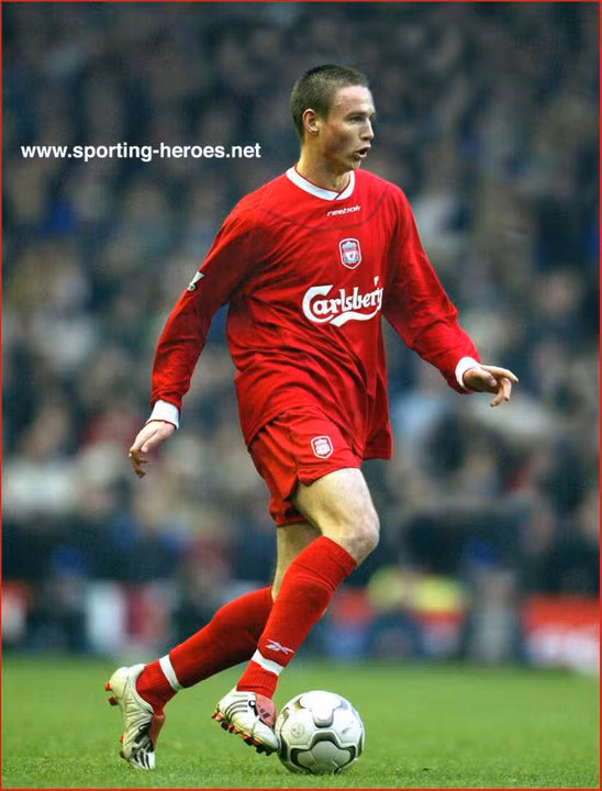 Anthony Le Tallec chuyển tới thi đấu cho Liverpool năm 2001 khi mới 17 tuổi.