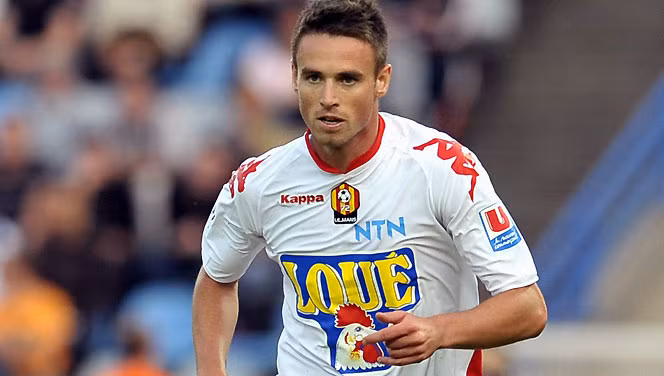 Nhưng tại Anfield, Le Tallec chỉ ra sân hơn 20 lần trong vòng sáu năm và dành phần lớn thời gian phiêu bạt sang các đội bóng nhỏ khác dưới dạng cho mượn. Anh không cho thấy bất kỳ dấu hiệu nào của một cầu thủ dẫn dắt lối chơi có khả năng bùng nổ.