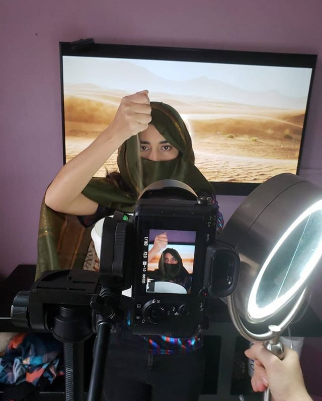 Và đôi khi, nếu thời tiết không chiều lòng người, Omahi và vài người bạn sẽ tìm cách tạo nên khung cảnh mình mong muốn