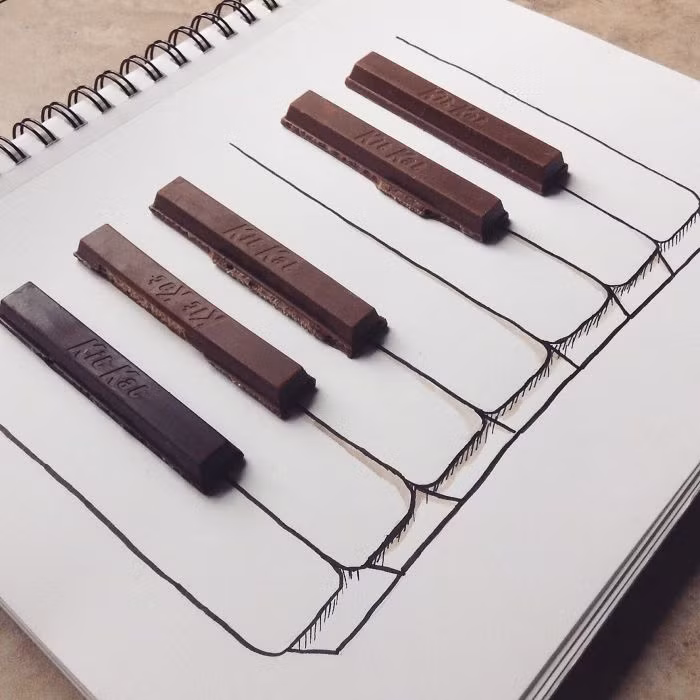 Với trí tưởng tượng phong phú, những vật dụng bình thường trở nên thật khác biệt, mang một ý nghĩa hoàn toàn mới.