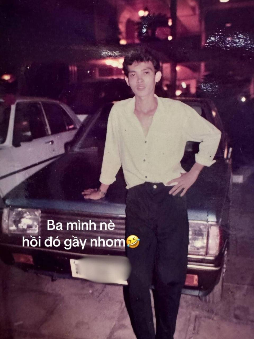 Bố của chủ nhân bài post những tấm ảnh chụp ảnh cùng xe hơi, đủ biết độ chịu chơi như thế nào.