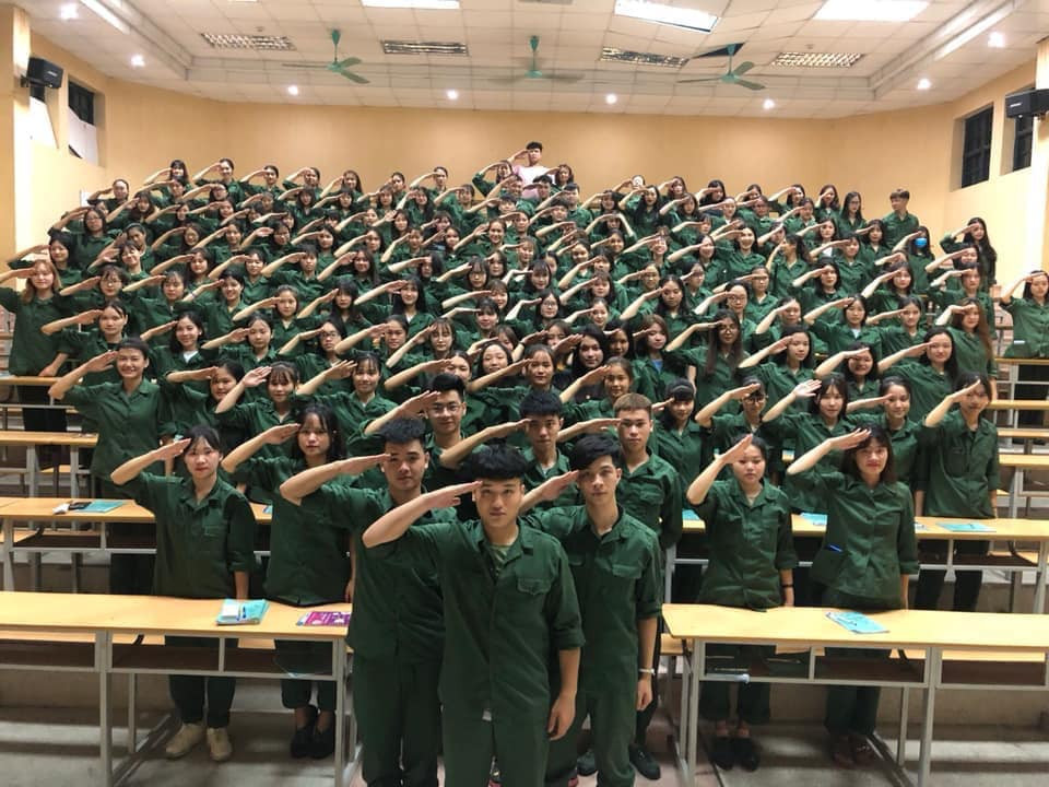 Những bức ảnh cho thấy sự phối hợp vô cùng “nhịp nhàng” của một tập thể lớp.