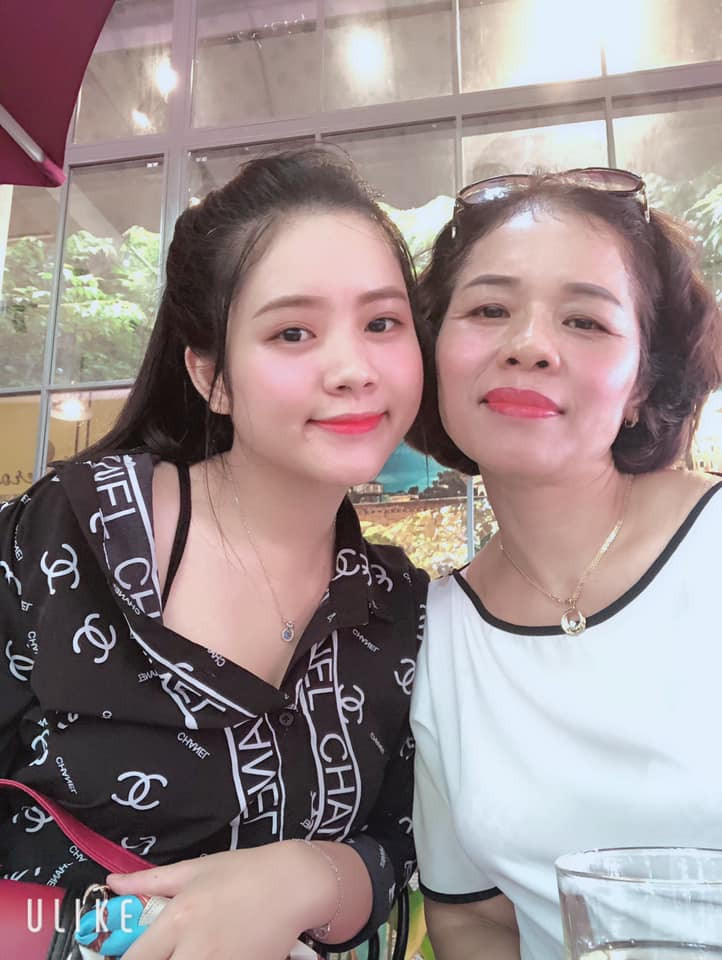 "Con đã quyết định như vậy tôi cũng đành thuận theo. Tôi cũng đã ra chỉ thị cho con, nếu đã quyết tâm đi thì nhất định phải giữ sức khỏe, không để bị nhiễm virus" - Cô Nguyễn Luyến, mẹ của Thảo An chia sẻ.