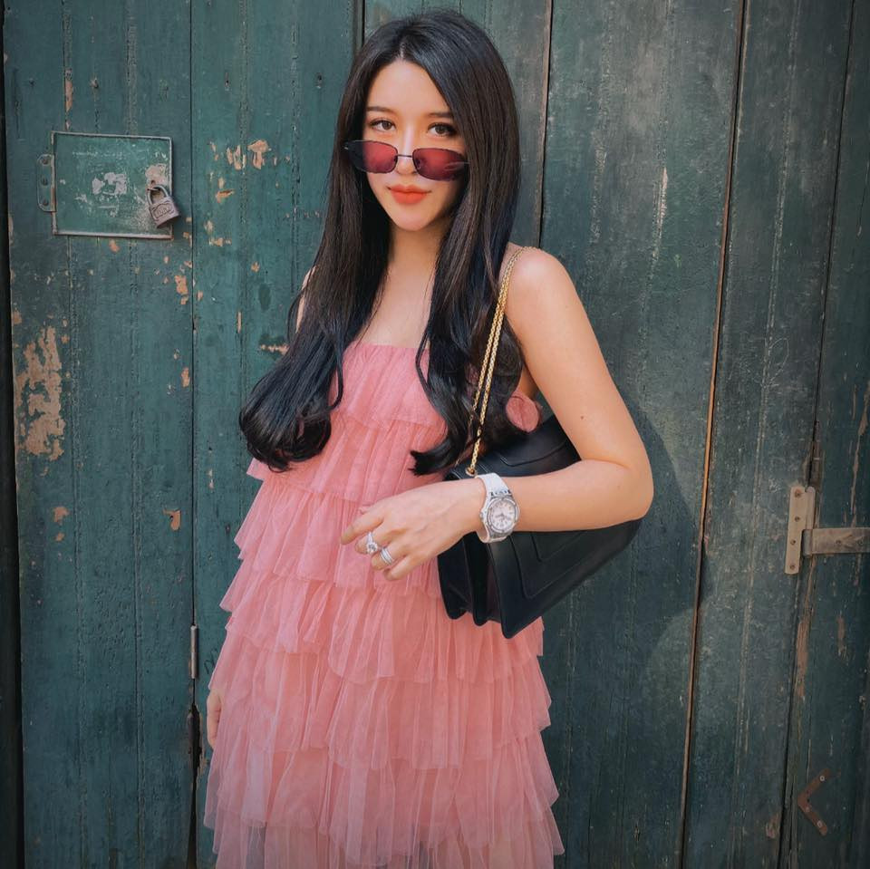 Giao dich dang cap: Khach hoi mua do bang 1 tu, Van Navy dap 1 chu-Hinh-3