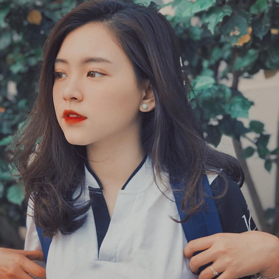 Ngọc tự nhận xét là người thân thiện, vui vẻ, hoà đồng. Hiện tại, ngoài việc học và làm mẫu ảnh, cô còn tập tành kinh doanh, kiếm thêm thu nhập.