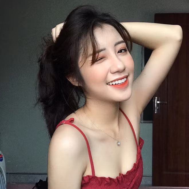 Ngoài đam mê mẫu ảnh, Oanh còn thích nhảy và diễn xuất. Gái xinh ĐH Thăng Long từng thử sức trong một bộ phim ngắn trên mạng. Trong tương lai, cô mong muốn theo đuổi lĩnh vực mẫu ảnh chuyên nghiệp.